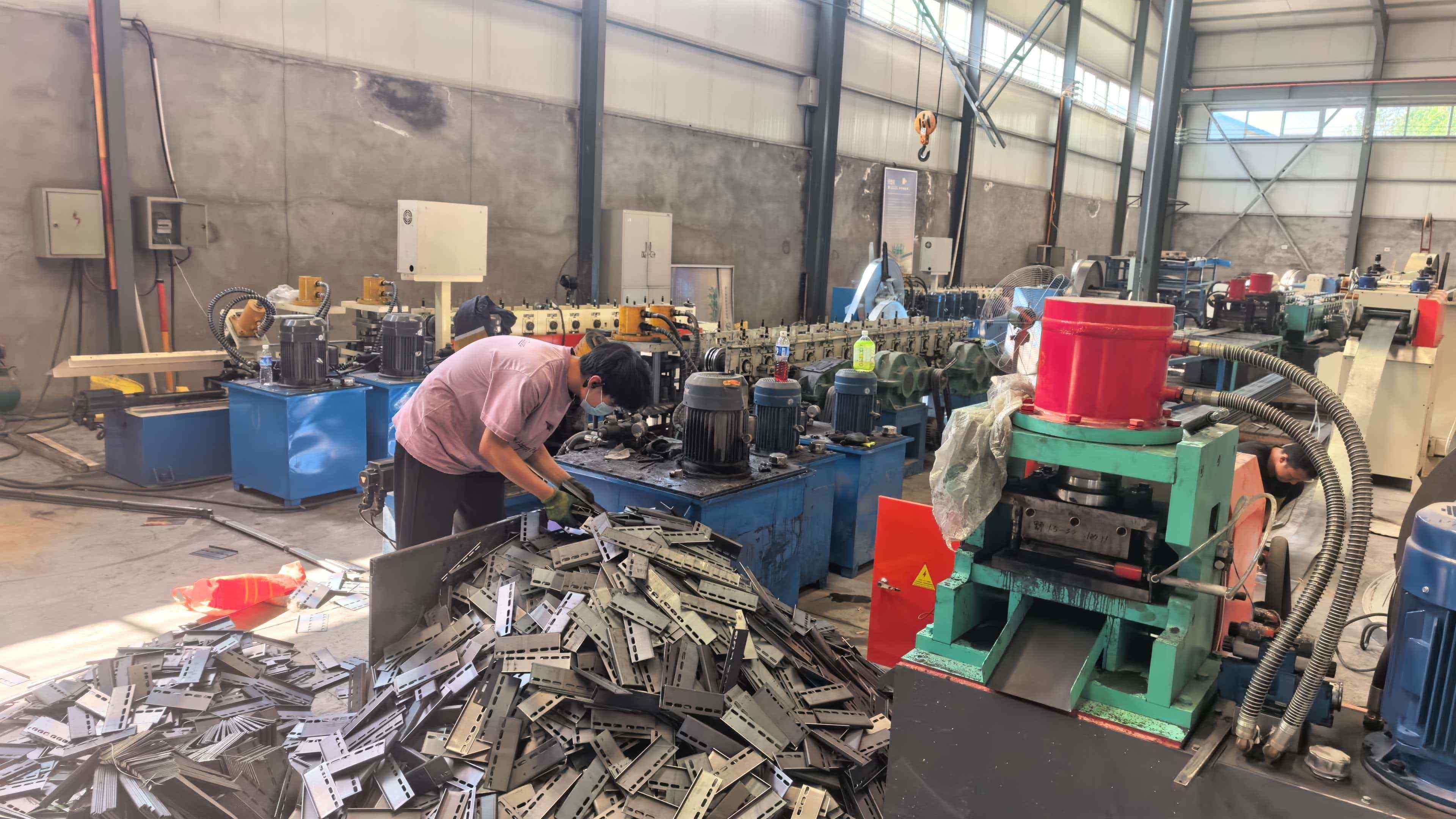 营口市铝合金桥架锌铝镁桥架 - 厂家